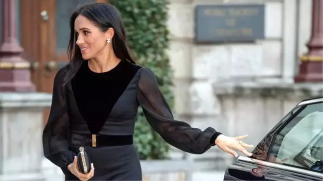 Düşes Meghan Markle'ın Kapısını Kendisinin Kapatması Tartışma Yarattı