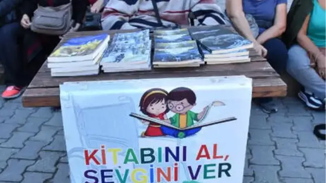 Akülü Sandalyesini Yenileyebilmek İçin Kitap Satıyor