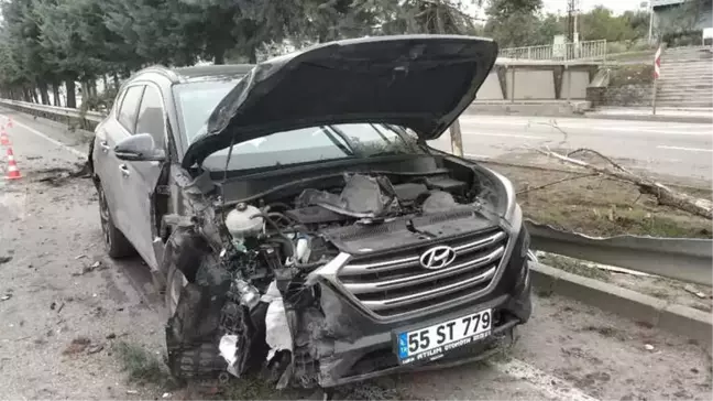 Samsun'da Karşı Şeride Geçen Tır Otomobile Çarptı: 4 Yaralı