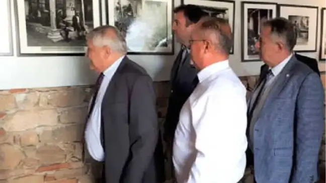 Aydın'da Ara Güler Sergi Salonu'na Çelenk Bırakıldı
