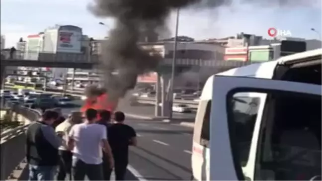 E-5'te Otomobil Alev Alev Yandı