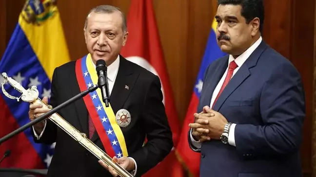 Video | Erdoğan'a Kılıç Hediye Eden Venezuela Lideri: Ertuğrul Dizisini Çok Seviyoruz
