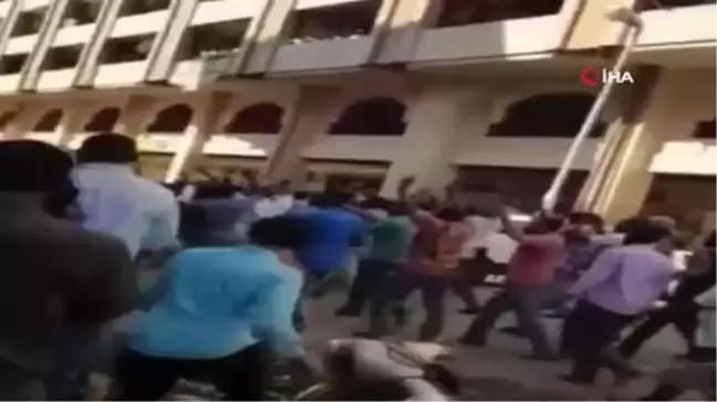 Sudan'da Protestolar Devam Ediyor- Devlet Başkanı Beşir Reform Vaadinde Bulundu
