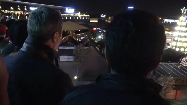 Emniyet Müdürü Ak, Yılbaşı Kutlamalarını Vatandaşların İçinde Takip Etti