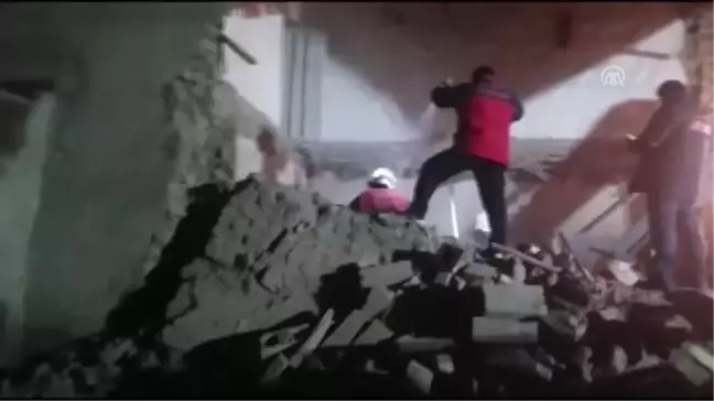 İki Katlı Kerpiç Ev Çöktü