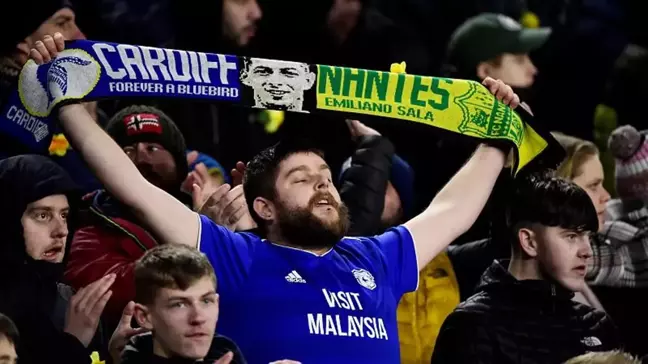 Cardiff City'de Maç Öncesi Emiliano Sala'ya Saygı Duruşu