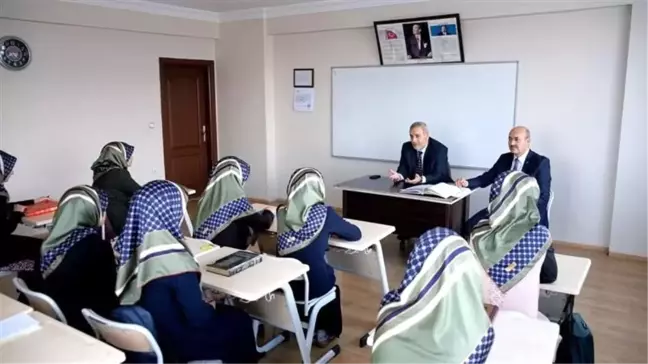 Müftü Çetin Süreyya Hanım Kız Kur'an Kursunu Ziyaret Etti