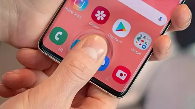 Samsung Galaxy S10'un Parmak İzi Tarayıcısının Ne Kadar Dayanıklı Olduğunu Gösteren Video