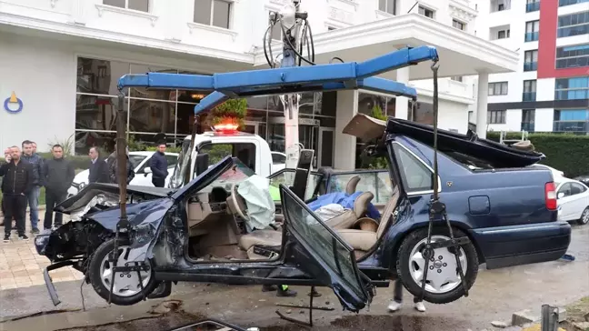 Denizli'de Otomobil Bariyere Çarptı: 1 Yaralı