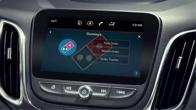 Domino's'tan Arabadan Pizza Siparişi Vermenizi Sağlayacak Teknoloji