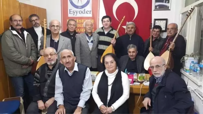 Eskişehirli Şairler ve Ozanlar Şiir ve Türkülerini 'Polisler' İçin Seslendirdi