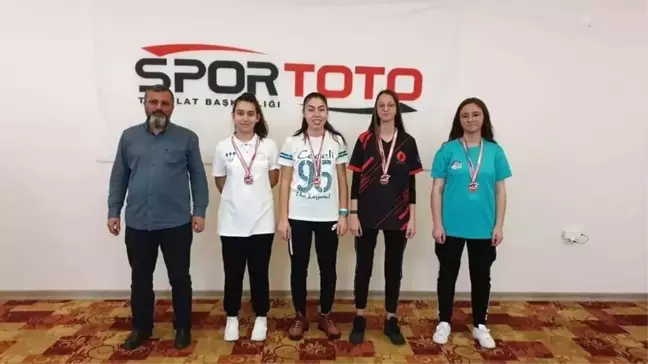 Dart Şampiyonasında 3. Oldu