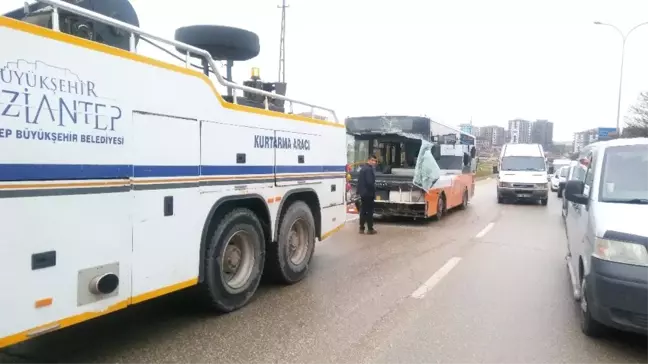 Gaziantep'te Belediye Otobüsü Devrildi: 25 Yaralı