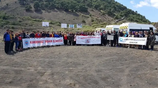 Sağlıklı Yaşam İçin Sandal Divlit'e Tırmandılar