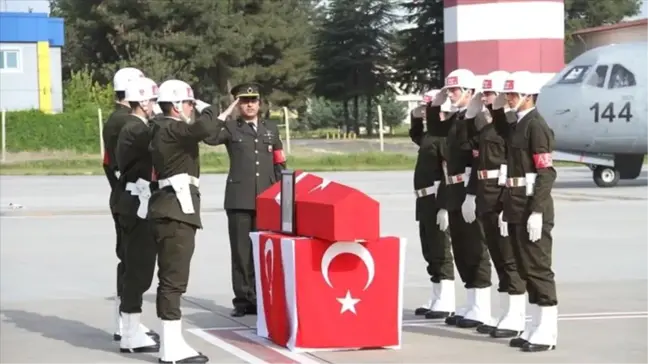 Şehit yüzbaşı için tören