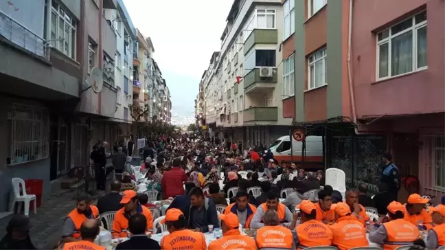 Zeytinburnu Halkı Sokak İftarında Buluştu