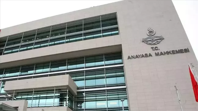 Anayasa Mahkemesi: Ayşe Öğretmenin İfade Özgürlüğü Hakkı İhlal Edildi