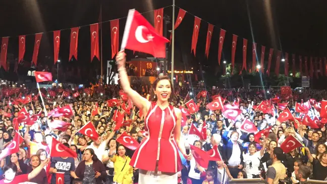 Burcu Güneş, 19 Mayıs'ta Muğla'yı Fethetti!