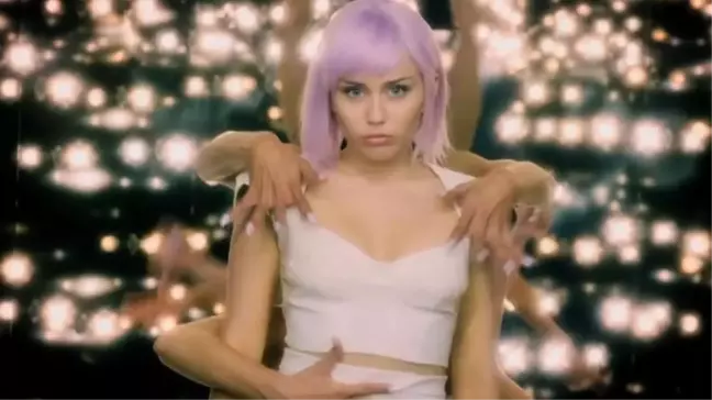 Black Mirror'ın 5. Sezonundan 3 Fragman Birden Geldi