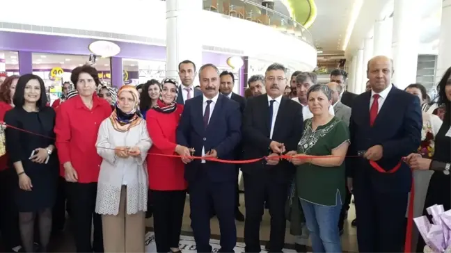 Giyim kursiyerleri eserlerini sergilendi