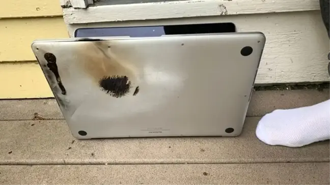 Bir Reddit Kullanıcısının Macbook Pro'su, Günlük Kullanım Sırasında Patladı