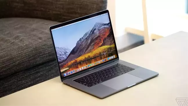 Apple'ın Sonbaharda Yeni Macbook Modellerini Piyasaya Sürmesi Bekleniyor