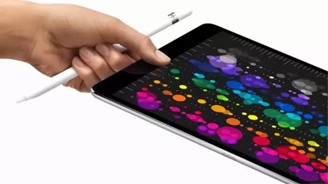 Apple'ın Cihazlarının Ekranlarında OLED'e Geçiş Yapacağı İddia Edildi
