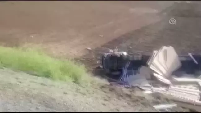 Sunta yüklü tır devrildi: 1 ölü