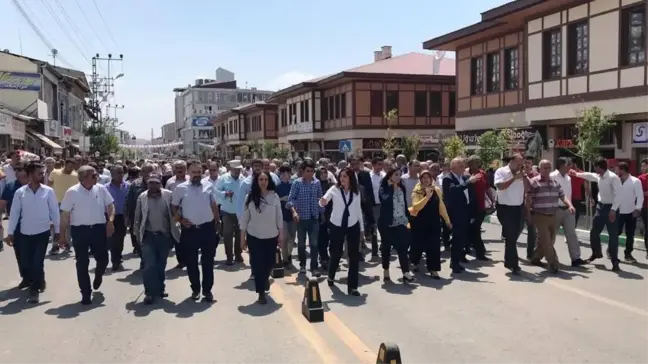 Erciş Belediyesinden 3 cadde açılışı