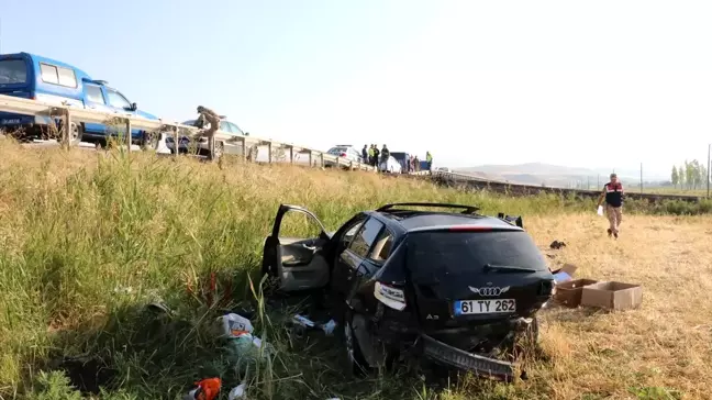 Erzincan'da otomobil şarampole devrildi: 2 ölü, 1 yaralı