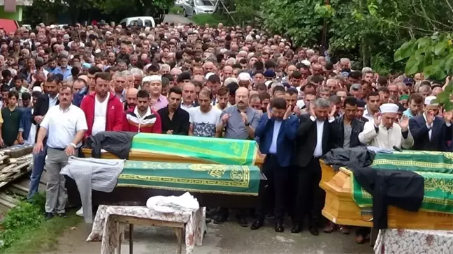 Bartın'daki feci kazada hayatını kaybeden 4 kişi toprağa verildi