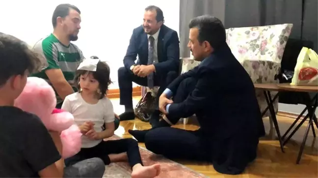 Bursalı vekillerden Minik Zeynep'e ziyaret