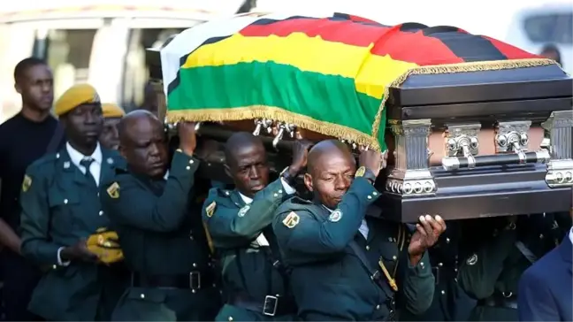 Zimbabve hükümeti, Mugabe'nin anıt kabirde gömülmesi önerisini ailenin itirazı üzerine iptal etti