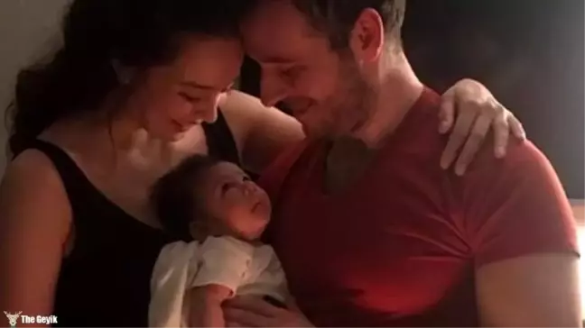 Azra Akın,