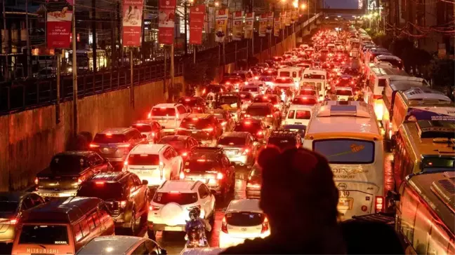 Filipinler: Duterte'nin 'Trafik krizi yok' diyen sözcüsü işe 3,5 saatte gidebildi