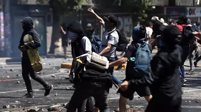 Şili Devlet Başkanı Pinera'dan ülkedeki protestolara