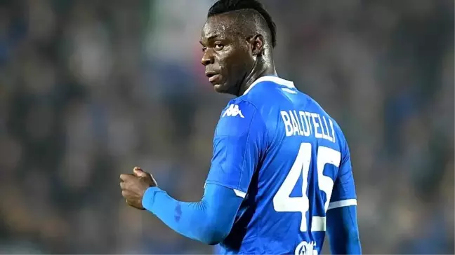 Balotelli'ye ırkçı tezahüratların ardından Verona'ya bir maçlık tribün kapatma cezası