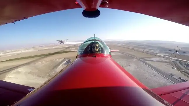 Baba kız akrobasi pilotlarından Ata'ya