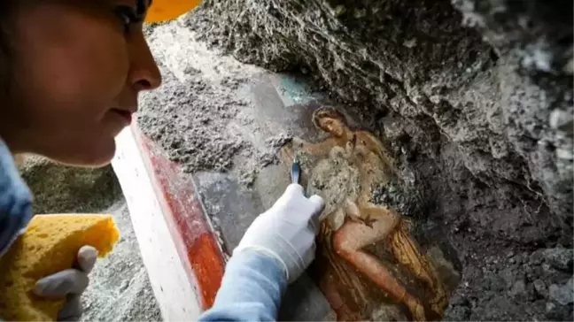 Pompeii'de yeni kefişler: Termal hamam ve erotik fresk ziyarete açıldı