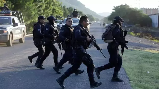 Meksika'da silahlı kişilerle polis arasında çatışma: 14 ölü