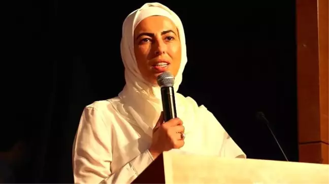 Nihal Olçok, Ahmet Davutoğlu'nun partisinin kurucular kurulunda