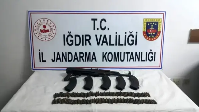 Operasyon yapılan evde kalaşnikof ele geçirildi