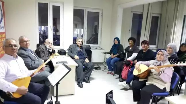 Eskişehirli şair ve ozanlar şehitler için şiirler okudu kahramanlık türküleri söyledi