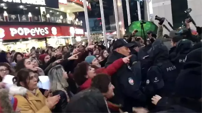 'Las Tesis' protestosuna Ankara'da polis engeli