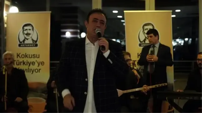 Bukalemun gibi adam oldum
