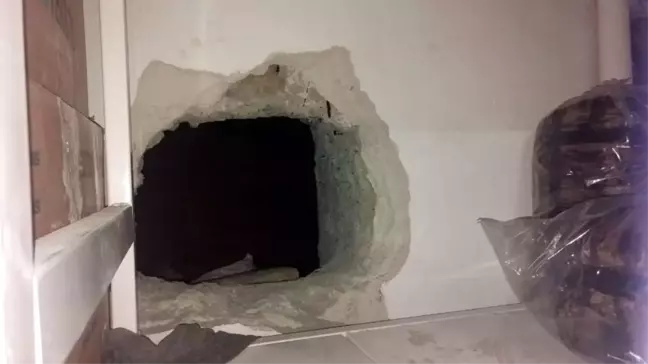 Eminönü'nde iş yerinin altında tünel kazan şahıs gözaltında