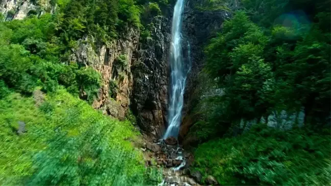Yarış dronu ile Türkiye'yi tanıttı