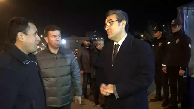 Kuşadası Kaymakamı Yücel'den Polis Noktalarına Yılbaşı Ziyareti