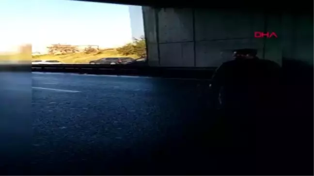 Nakliyeciler kamyonlarıyla tem'i kapattı