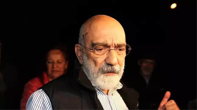 İstinaf mahkemesi Ahmet Altan'a verilen hapis cezasını hukuka uygun buldu